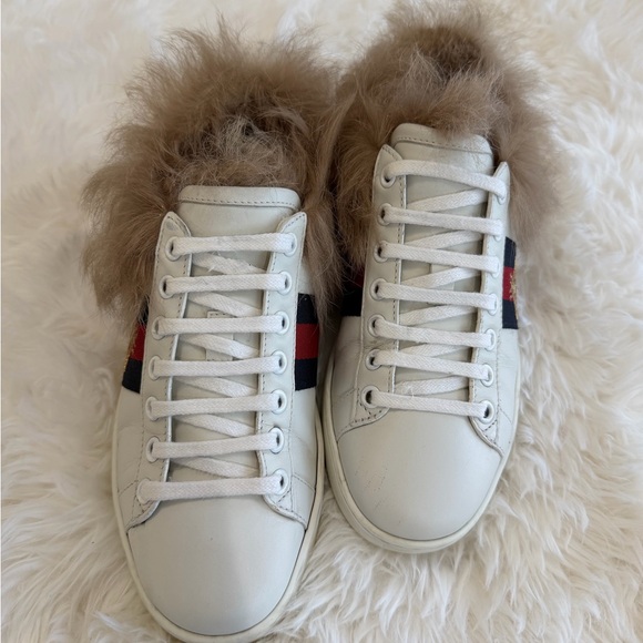 Gucci Ace Embroidered Bee ,Fur-Lined
Sneakers - Size 35 US 5 - Picture 9 of 14